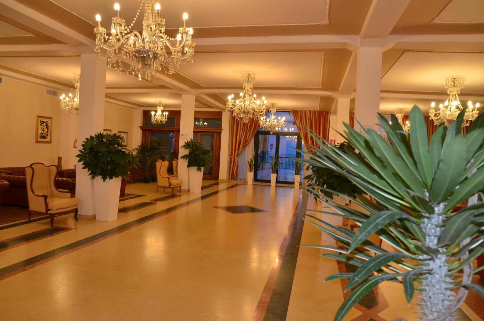 Grand Hotel Montesilvano Marina Eksteriør bilde